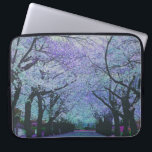 Capa Para Notebook Paisagem Colorida do Flor da Árvore de Primavera C<br><div class="desc">Floresta colorida de primavera cerejeira floresce. Fila de árvores com flores brancas e lavandas. Disponível em outros produtos e como impressão de poster e tela. Mediante pedido relativo a quaisquer produtos.</div>