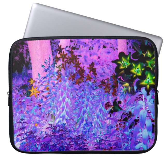 Capa Para Notebook Paisagem de Black e Crimson Lily Garden (Frente)