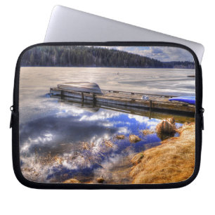 Capa Para Notebook Paisagem do Lago de Inverno e de Kayak