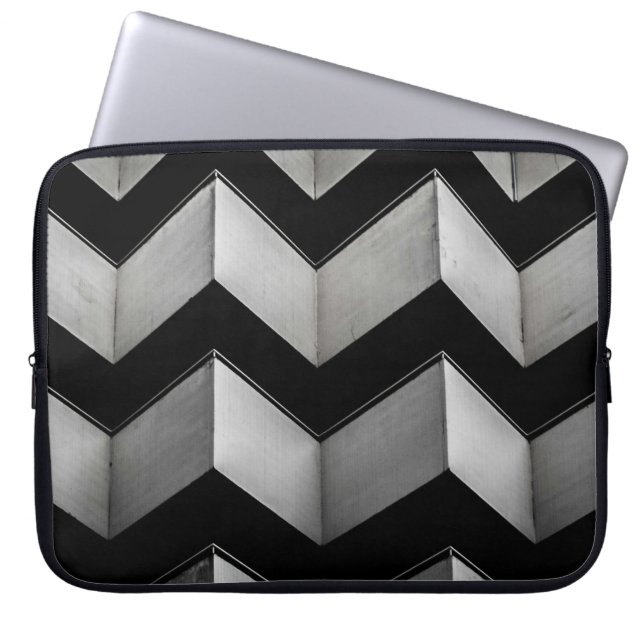 CAPA PARA NOTEBOOK PAPEL DE PAREDE CHEVRON PRETO E BRANCO (Frente)