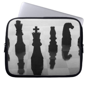 Capa Para Notebook Partes de xadrez no conselho de xadrez em preto e