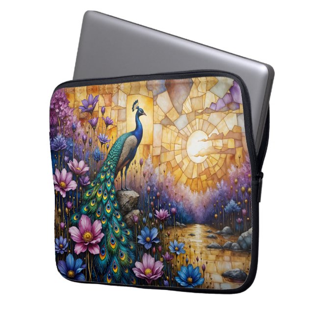Capa Para Notebook Pavão em Paisagem Floral (Frente Esquerda)