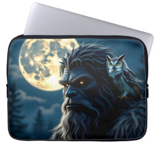 Capa Para Notebook Pé Grande com Olhos Brilhantes e Coruja no Ombro