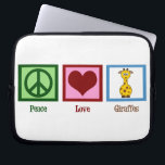 Capa Para Notebook Peace Love Girafes<br><div class="desc">Um sinal de paz,  coração,  e uma girafa fofa. Eu adoro presentes de animais selvagens.</div>