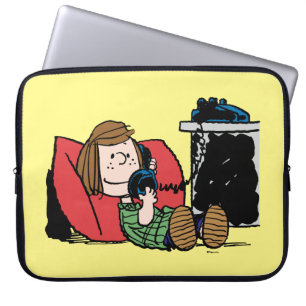 Capa Para Notebook Peppermint Patty no telefone