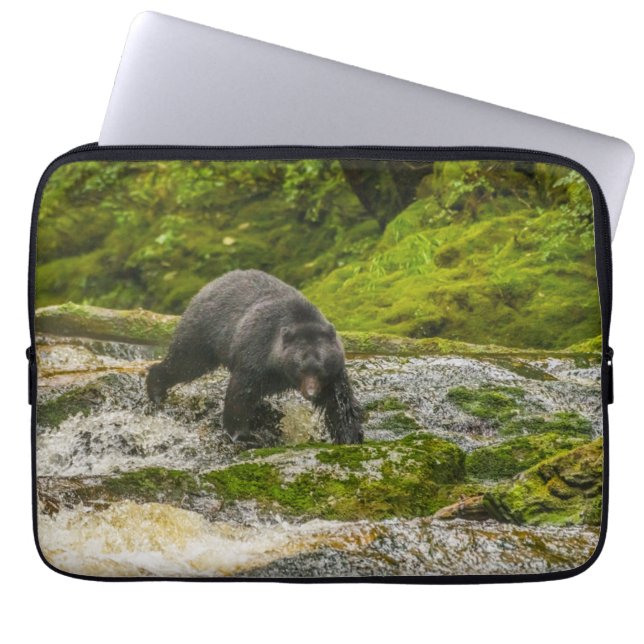Capa Para Notebook Pesca com Urso Negro | Qua Creek British Columbia (Frente)