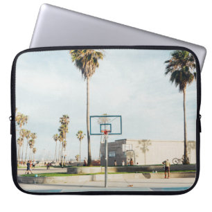 Capa Para Notebook Pessoas fora do campo de basquetebol externo