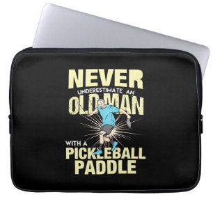 Capa Para Notebook Pickleball - Homem Velho Com Uma Raquete de Pickle