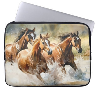 Capa Para Notebook Pintura em aquarela de 3 cavalos selvagens no riac