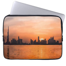 Capa Para Notebook Pintura em Aquarela do Horizonte de Dubai ao Pôr d
