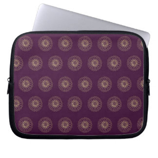 Capa Para Notebook Plum | Golden Zinnia Flower Medallions