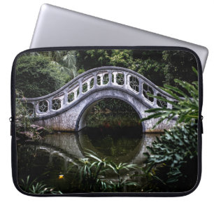 CAPA PARA NOTEBOOK PONTE BRANCA RODADA POR ÁRVORES