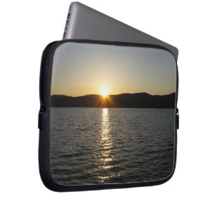 Capa Para Notebook Pôr do sol em Onota Lake: Horizontal