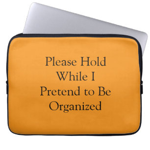 Capa Para Notebook Por favor, aguarde enquanto finjo estar organizado