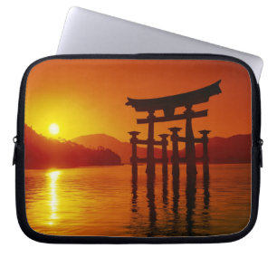 Capa Para Notebook Portão O-Torii, santuário Itsukushima, Miyajima,