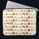 Capa Para Notebook Produtos de pastelaria croissant Dinamarquesa Muff<br><div class="desc">Design apresenta uma ilustração original de uma fileira de clássicos de uma bandeja de pastelaria, incluindo muffins, rosquinhas, anismos, troissants, pufes de creme, dolor au chocolat e pães de canela. Excelente para qualquer padeiro, comida ou amante de produtos cozidos ou cozinha do café da manhã! Estas ilustrações da massa estão...</div>