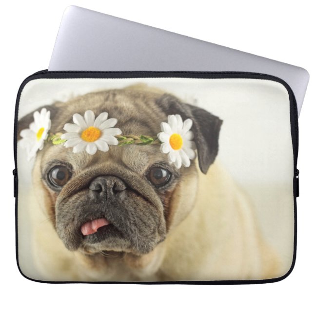 Capa Para Notebook Pug com Daisy Crown (Frente)