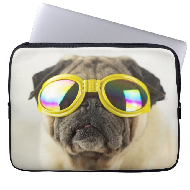 Capa Para Notebook Pug com óculos (Frente)