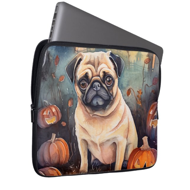 Capa Para Notebook Pug de Halloween com Abóboras Assustadoras (Frente Esquerda)