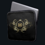 Capa Para Notebook Quadro Floral Negra E Falso<br><div class="desc">O preto elegante e o brilho dourado rodam a estrutura oval com uma coroa. Monograma personalizável de 3 iniciais.</div>