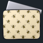 Capa Para Notebook Queen Bee Pattern<br><div class="desc">Os padrões de abelhinhas de mel são uma maneira divertida e na moda para adicionar um toque de encanto retrô à sua decoração doméstica. Veja este design de estilo vntage com um grupo de abelhas.</div>