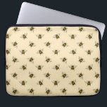 Capa Para Notebook Queen Bee Pattern<br><div class="desc">Os padrões de abelhinhas de mel são uma maneira divertida e na moda para adicionar um toque de encanto retrô à sua decoração doméstica. Veja este design de estilo vntage com um grupo de abelhas.</div>