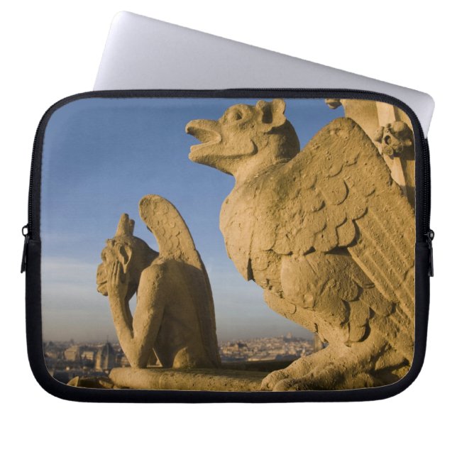 Capa Para Notebook Quimera na fachada da Catedral de Notre Dame, (Frente)