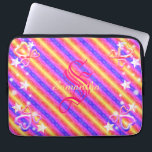 Capa Para Notebook Rainbow Stripe Monograma Name Sparkle Hearts Girly<br><div class="desc">Belo Arco-Íris feminino feminino em Cobrir rosa,  azul,  amarelo vermelho,  Laptop. presente de excelente para qualquer um que ama cores brilhantes e borra. Personalize de acordo com as suas necessidades usando o Menu Personalizar</div>