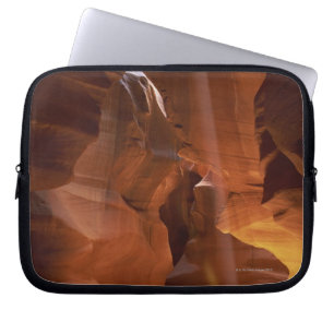 Capa Para Notebook Raio de sol que bate o amaranto no assoalho da