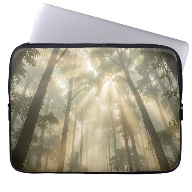 Capa Para Notebook Raios de Sol Dourado Através de Árvores Altas e Ne (Frente)