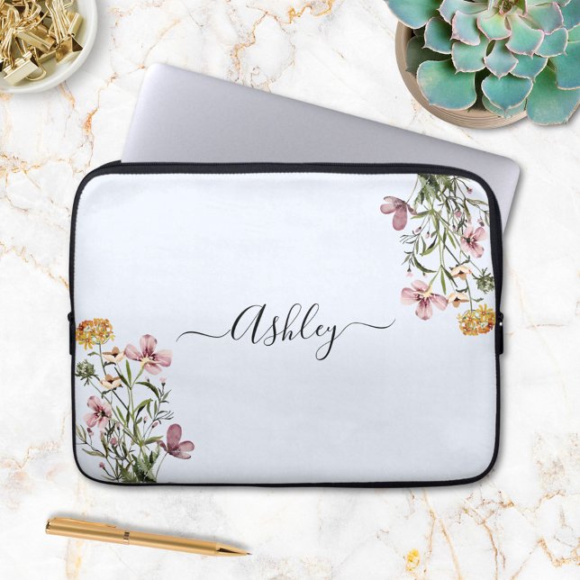 Capa Para Notebook Ramalhete de Flores Silvestres Aquarela Monograma  (In situ)