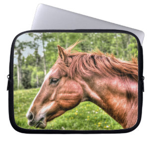 Capa Para Notebook Retrato De Cavalo Vermelho Espiritado Em Corrida