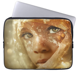 Capa Para Notebook Retrato Sonhador de Criança | Olhar Véu Dourado