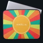 Capa Para Notebook Roda de Cor do Nome Personalizado do Verão Quente<br><div class="desc">Bolsa de laptop brilhante e colorida: padrão da roda colorida em cores quentes de Verão,  cor verde,  laranja e vermelha. Personalize isso substituindo facilmente o texto do marcador de posição para adicionar seu texto. Para obter mais opções,  como alterar a fonte e seu tamanho,  clique no botão "Personalizar".</div>