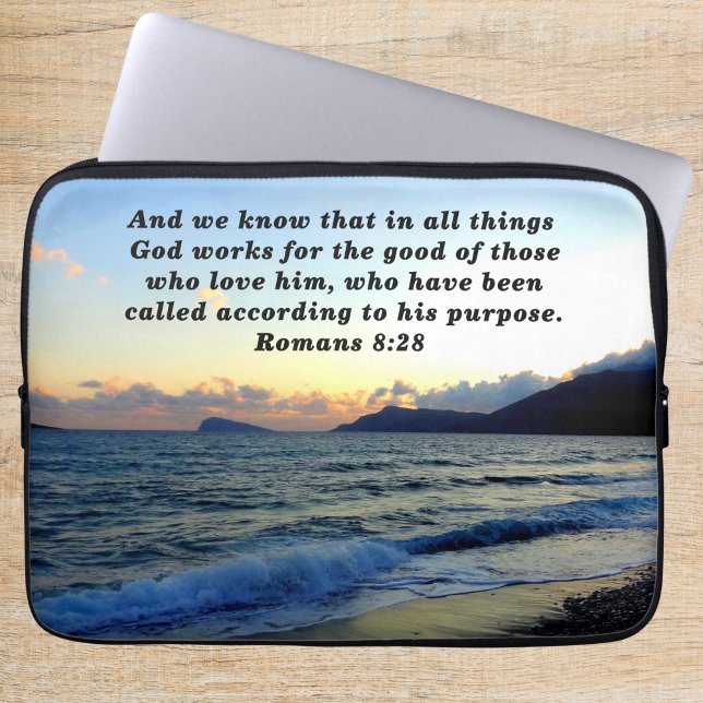 Capa Para Notebook Romans 8:28 We Know That In All Things Bible Verse (Criador carregado)