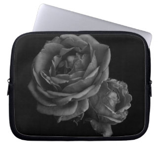 Capa Para Notebook Rosáceas Negras Góticas Românticas