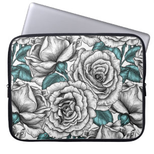 Capa Para Notebook Rosas brancas com folhas azuis