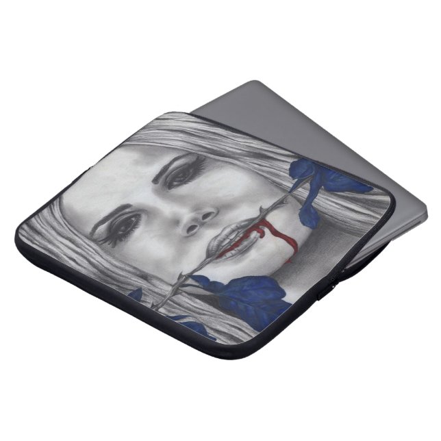 Capa Para Notebook Rosas de Sangue Mulher Vampira Arte de Terror Fant (Frente Topo)