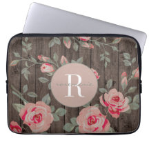 Rosas monogramas no caso MacBook de madeira