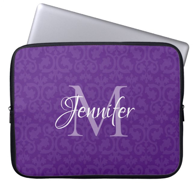 Capa Para Notebook Roxo Real e Monograma Branco em Padrão Damask (Frente)