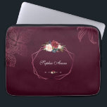 Capa Para Notebook Royal Burgundy Floral Geométrico<br><div class="desc">Elegante,  design único,  com buquês florais de cor d'água,  forma geométrica de rosa,  todos em fundo arrojado e com folhas esboçadas. Use a ferramenta Personalizar para adicionar suas informações. Para obter itens correspondentes,  visite minha Coleção Geométrica de Folhas de Borgonha.</div>