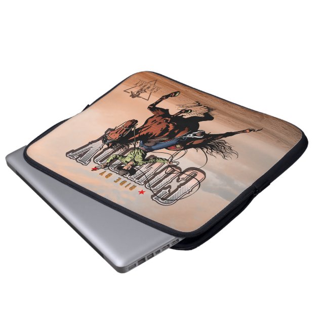 Capa Para Notebook Salve Um Cavalo; Monte Um Cowboy | 15" (Frente Inferior)