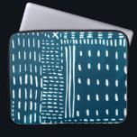 Capa Para Notebook Sashiko Stitches<br><div class="desc">Sashiko Stitches III de Chariklia Zarris. Possui linhas e formas contra um fundo azul contrastante.</div>