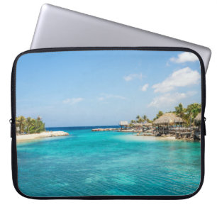 Capa Para Notebook Scenic Tropical Beach with Thatched Huts Photo