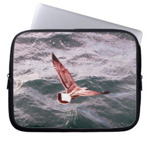 CAPA PARA NOTEBOOK SEAGULL VOANDO SOBRE AS ONDAS