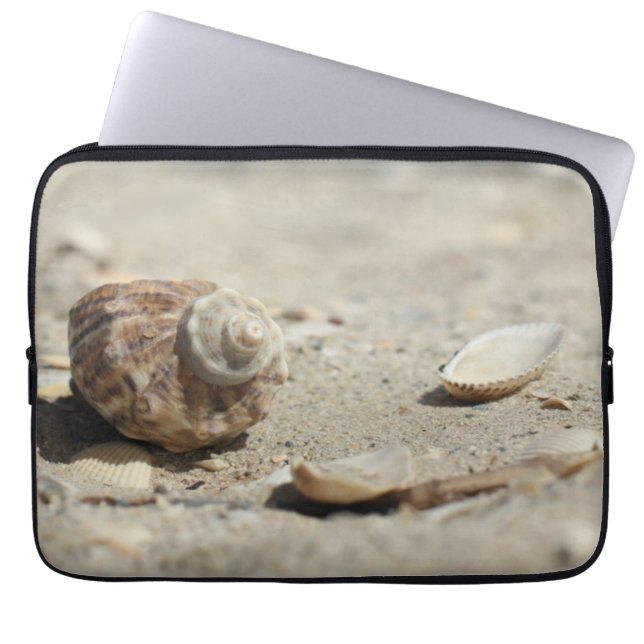 Capa Para Notebook Seashells na areia pelo mar (Frente)