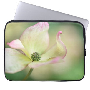 Capa Para Notebook Senhorita Satomi' de Kousa do Cornus da flor   do
