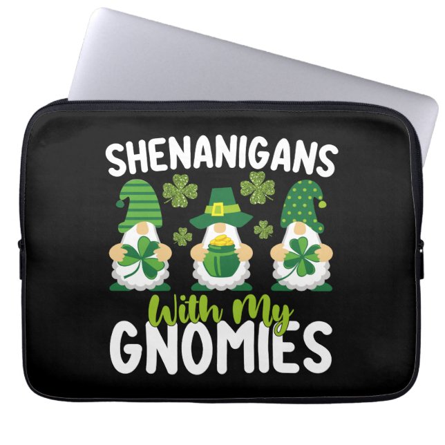 Capa Para Notebook Shenanigans Com Meu Dia de São Patrício Gnomies (Frente)