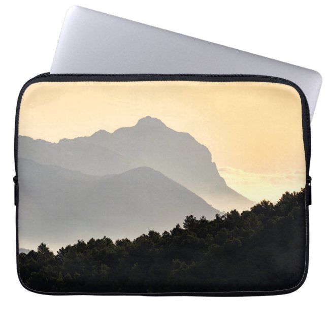 Capa Para Notebook Silhuetas das montanhas (Frente)