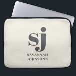 Capa Para Notebook Sinais de creme monograma<br><div class="desc">Cream nome personalizado simples</div>